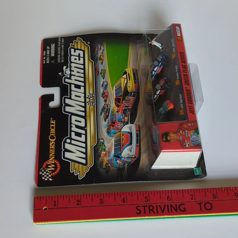 1999 Galoob Toys Micro Machines Winners Circle Jeff Gordon Green Flag Series NIP